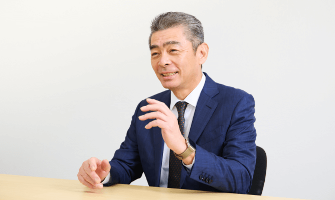 代表取締役社長　古里　龍平